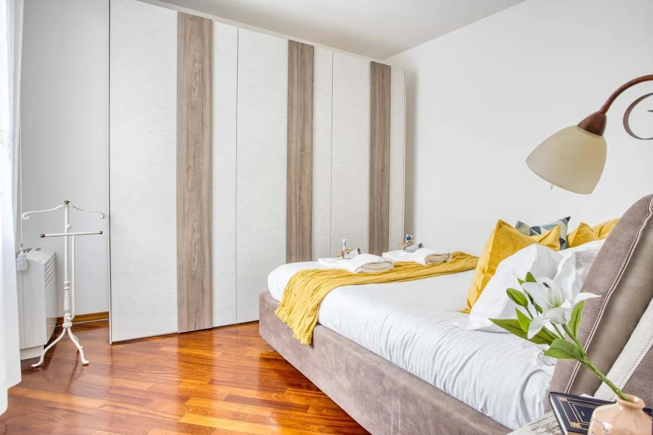 Apartment Casa Tricolore Milan Italy