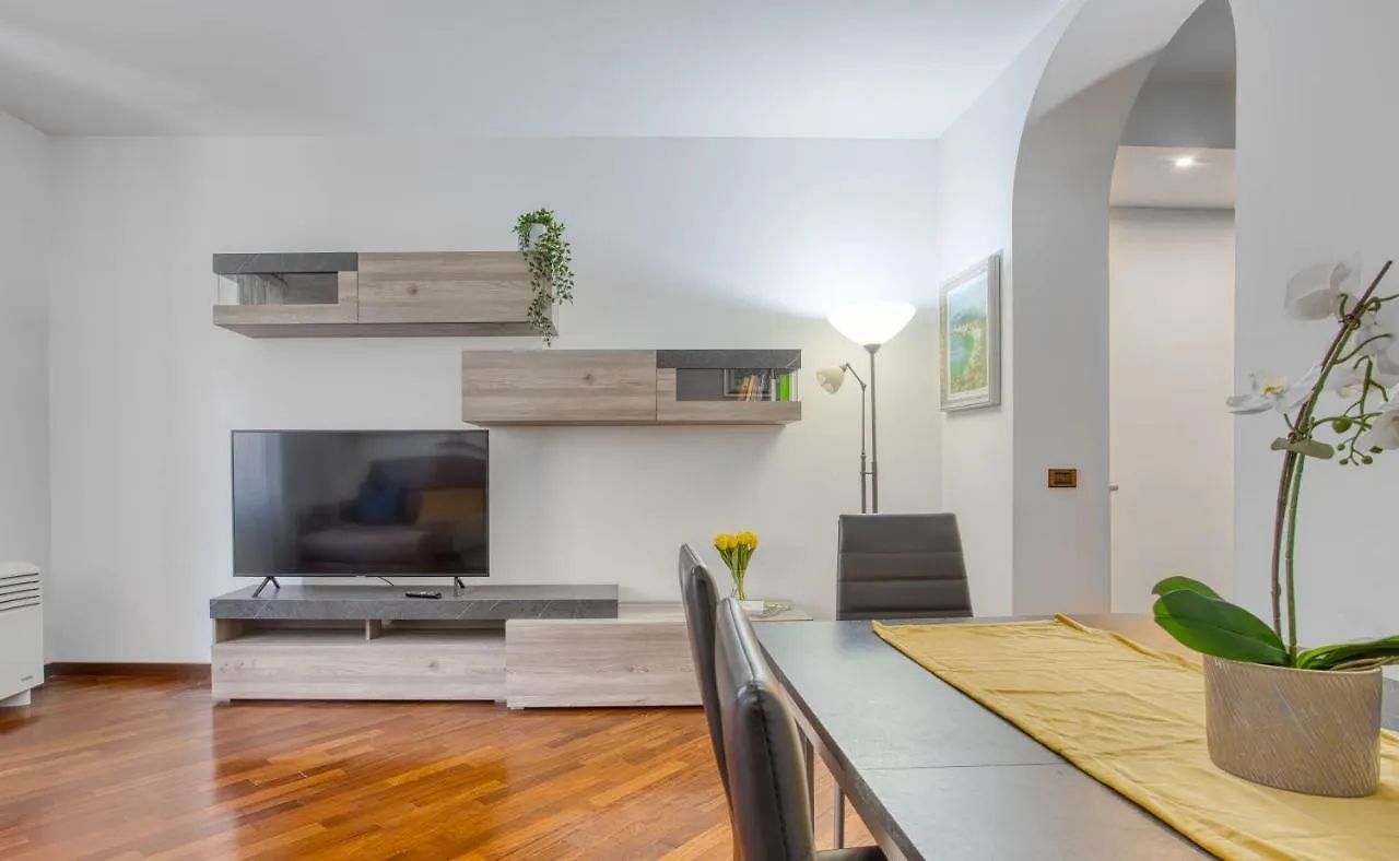 Apartment Casa Tricolore Milan